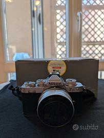 Nikon Z-FC completa con obiettivo zoom 16-50
