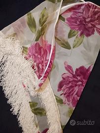 Pareo di mare. Con fiori e frangia. 