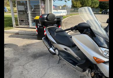 Yamaha T Max - 2004