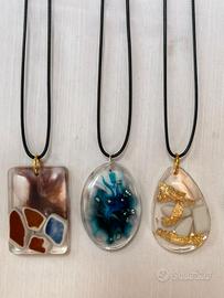 collane con ciondolo in resina