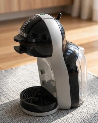 Macchina caffè Nescafé Dolce Gusto