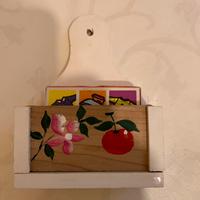 Porta fiammiferi legno con scatola dí fiammiferi