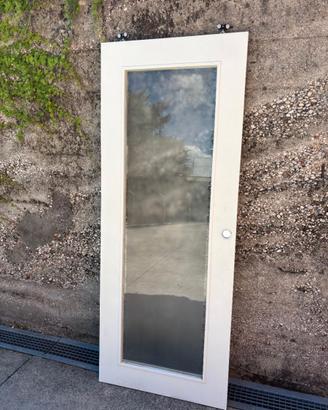Porta scorrevole laccata bianca con vetro opaco
