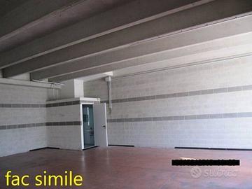 Immobile di 244 m² con 1 locale a Scandicci