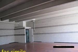 Immobile di 244 m² con 1 locale a Scandicci