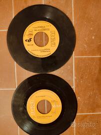 Dischi DVD VHS giornalini Elvis Presley antichi