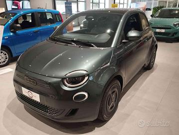 FIAT 500e Berlina 42 kWh Giorgio Armani