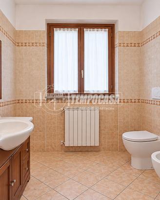 VILLA TRIFAMILIARE CON PISCINA A SANPIETRO !!!