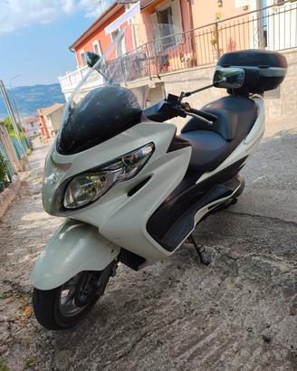 Suzuki Burgman 400