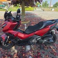 Honda ADV 350 2023 rosso