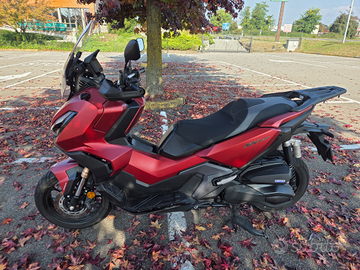 Honda ADV 350 2023 rosso