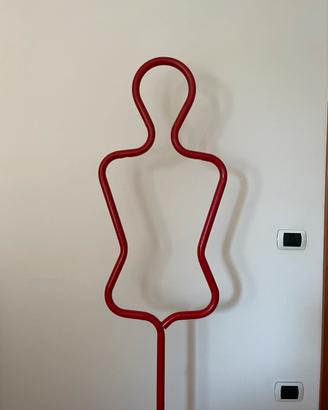 Omino Appendiabiti servo muto