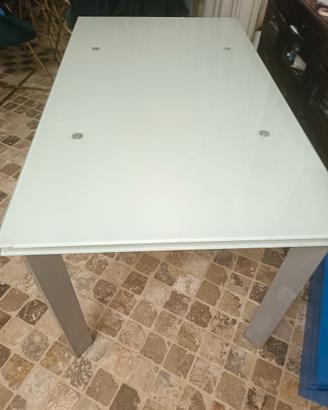 Tavolo da pranzo moderno