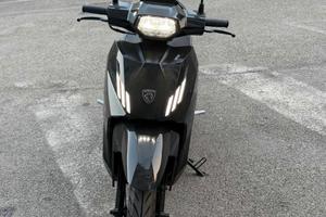 Peugeot tweet 135 2024 scooter