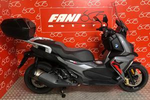 BMW C 400 X .