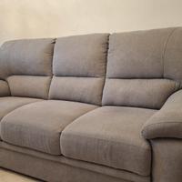 2 divani praticamente nuovi 