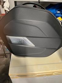 Borse laterali Givi con attacchi per Guzzi V70