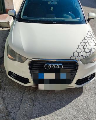 audi a1 1.6 TDI 105 cv