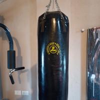 sacco boxe e guantoni