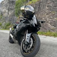 Yamaha YZF R1