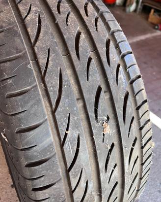 Pneumatico Pirelli P zero nero 