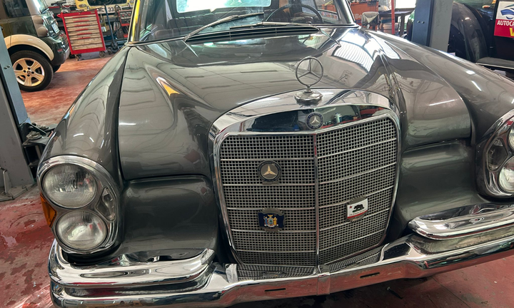 Mercedes 300 SE Cabriolet