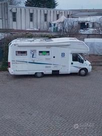 Camper con garage