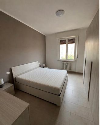 Stanza singola-Firenze Novoli-disponibile