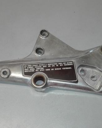 SUPPORTO PEDANA DESTRA HONDA CBX 1000