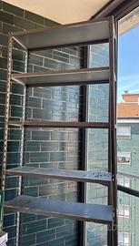 Scaffale in metallo
