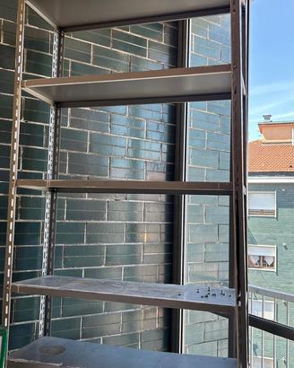 Scaffale in metallo
