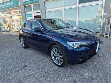 Alfa Romeo Stelvio 2.2 Turbodiesel 180 CV AT8 RWD 