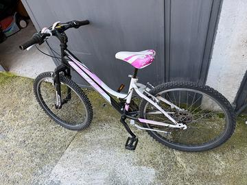 Olmo Young 24 bambina/ragazza