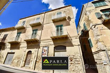 Appartamento di 250 m² con 4 locali a Canicattì