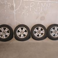 Cerchi in lega 17" con pneumatici 225/65 R17 H