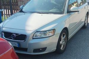 Volvo V50 station wagon (2013)