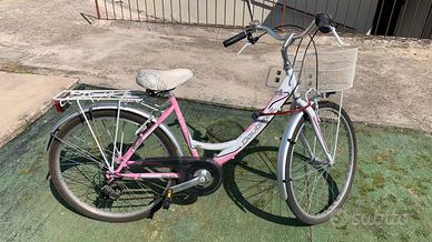 Bici da donna Double V da città elegante e comoda