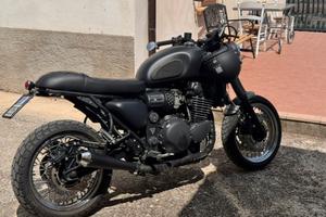 Triumph 900 thunderbird
