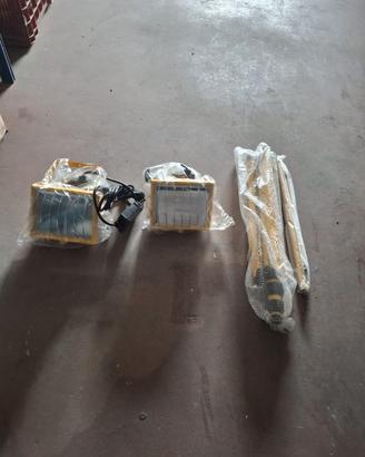 Faro alogeno doppio 2x500W con treppiede (8 pezzi)