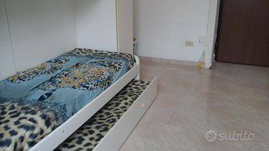 Lettocassettobianco con2 reti armadio comodini dis