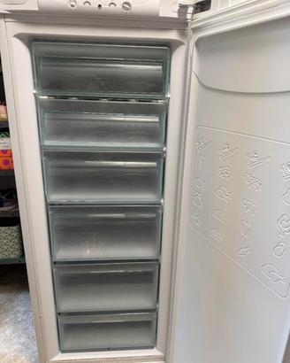 freezer congelatore Ariston a cassetti