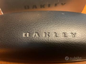 Custodia OAKLEY Metalink
