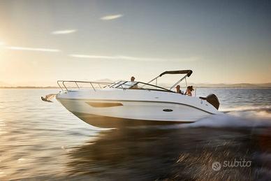 Barca cabinata Searay Sunsport 230 Mercury FB