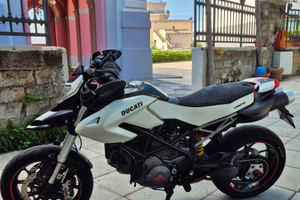 Ducati Hypermotard 796