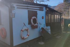 Casetta con roulotte campeggio lago di Como