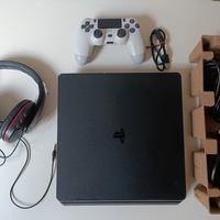 PS4 Digital + accessori 