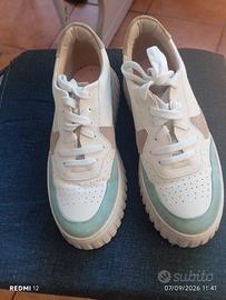 scarpe sportive 