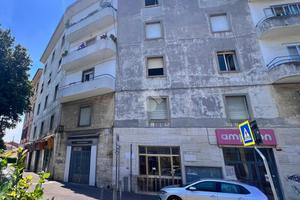 4 LOCALI A ANCONA