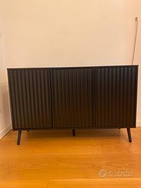 Madia/credenza