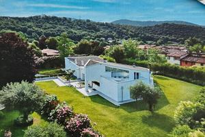 Villa contemporanea in residence esclusivo